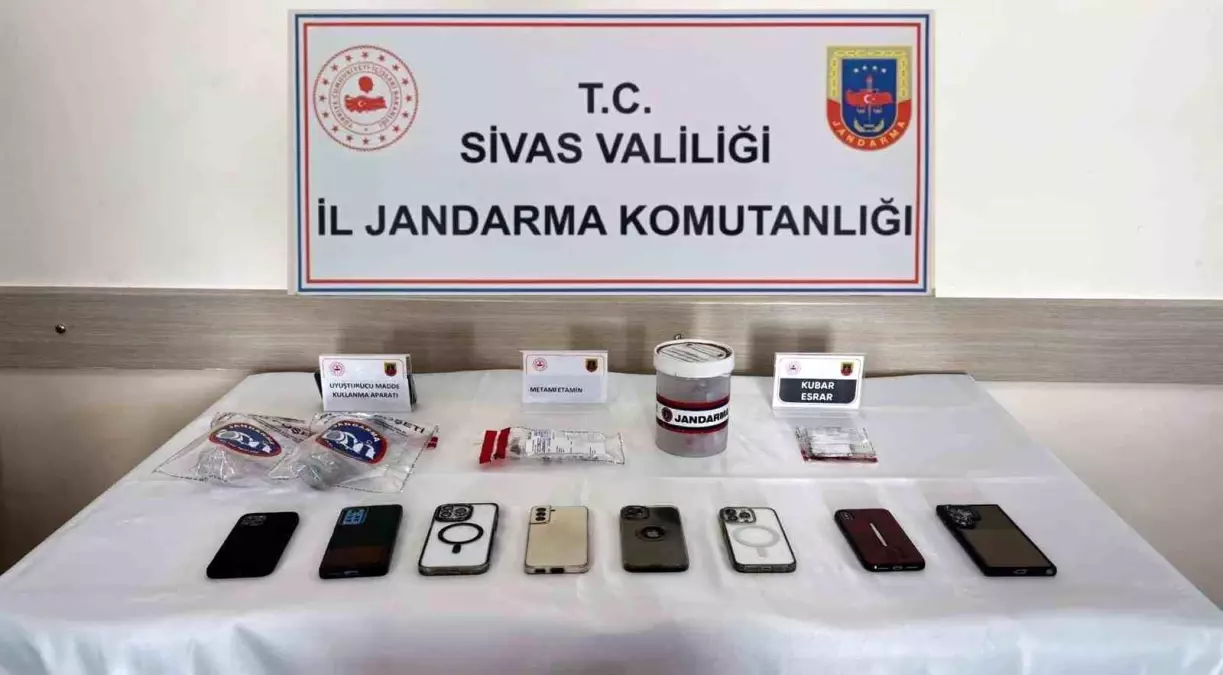 Sivas\'ta Uyuşturucu Operasyonu: 5 Kişi Tutuklandı