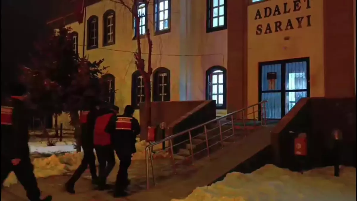 Sivas\'ta Uyuşturucu Operasyonu: 5 Tutuklama