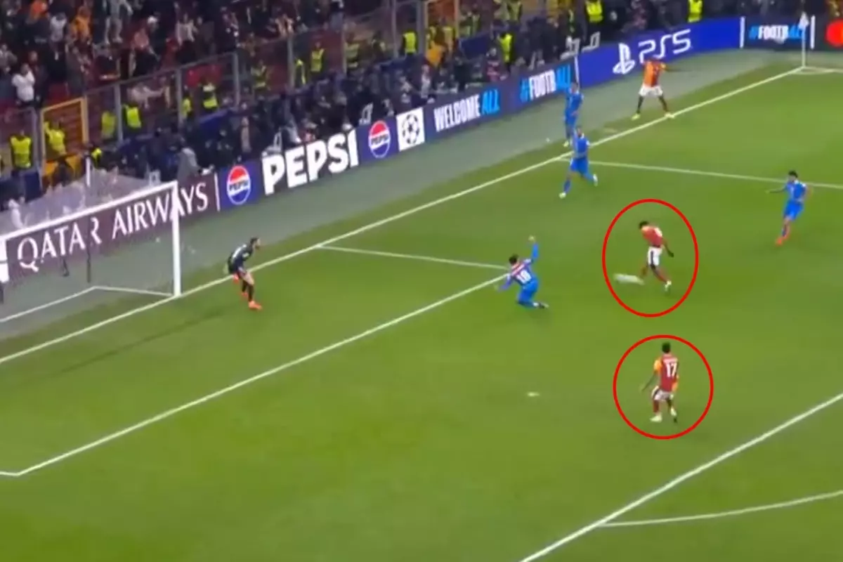 Taraftarlar ikiye bölündü! 90+4\'te Galatasaray taraftarını yıkan an