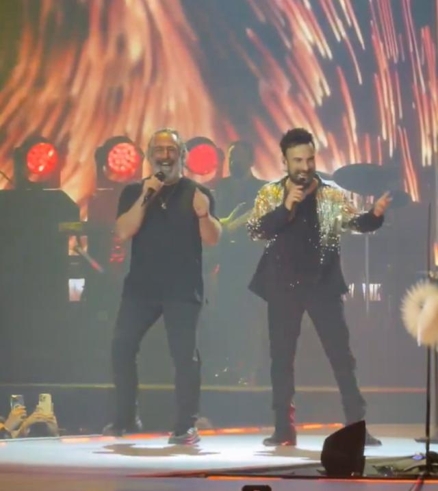 Tarkan konserinde Cem Yılmaz sahneye çıktı, salon yıkıldı