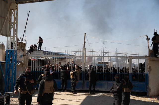 Terör örgütünden temizlenen bölgeye koştular! 18 yaşındaki evladını bekleyen var