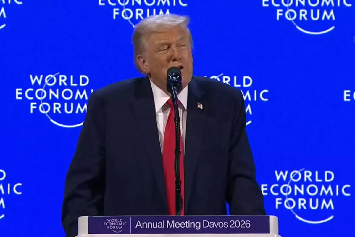 Trump\'tan Davos\'ta Grönland tehdidi: Bir buz parçasını istiyoruz, hayır derseniz unutmayız