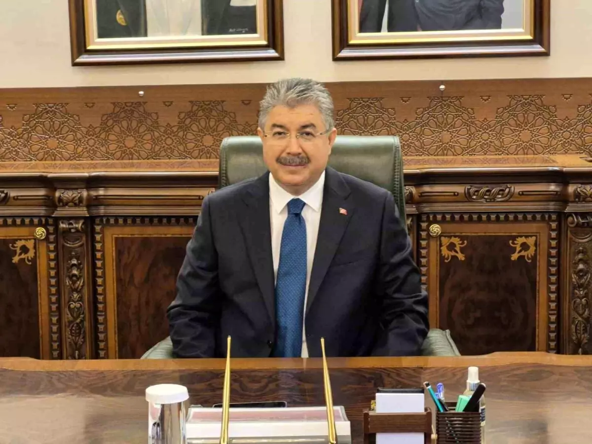 Vali Dr. Erdinç Yılmaz\'ın ilk mesajı Eskişehir\'e hizmet oldu