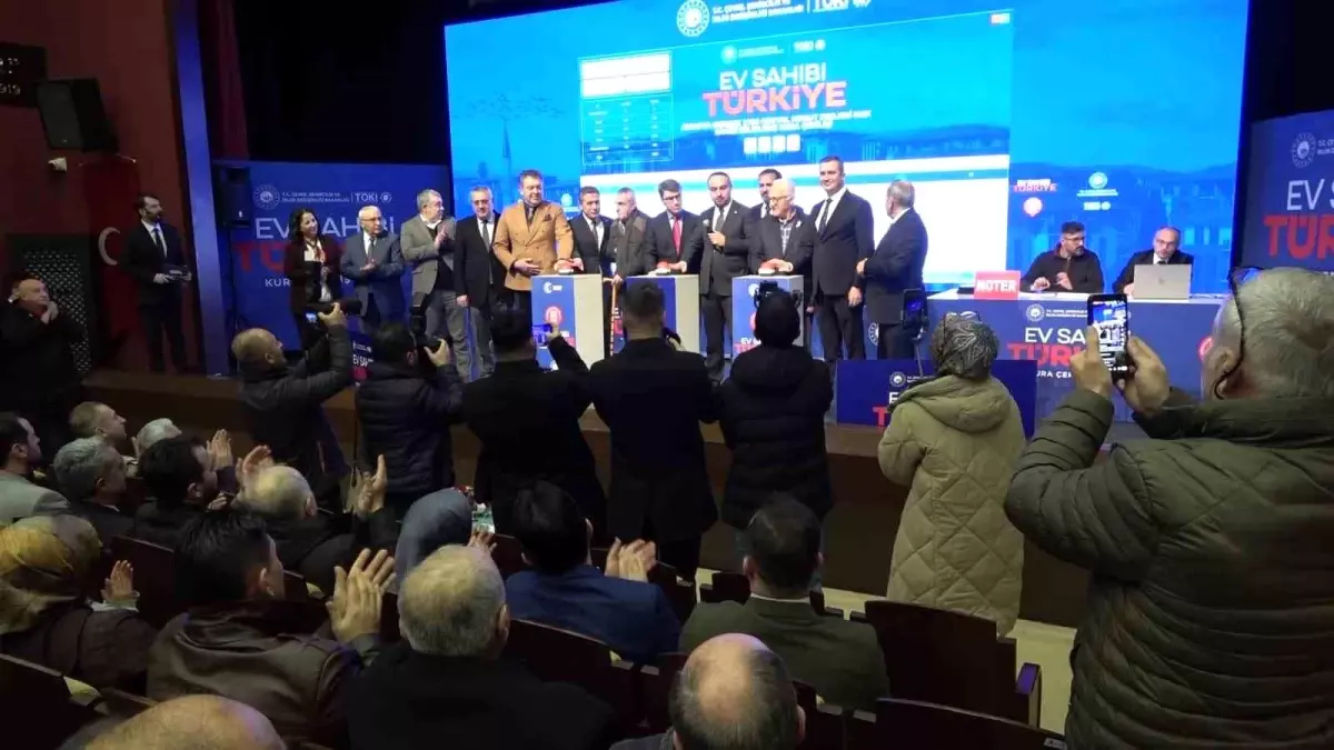 Amasya\'da TOKİ\'nin 500 Bin Sosyal Konut Projesi Kapsamında Kura Çekimi Yapıldı