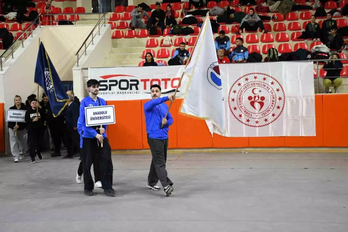 Anadolu Üniversitesi Kick Boks Şampiyonasından Madalya ile Döndü
