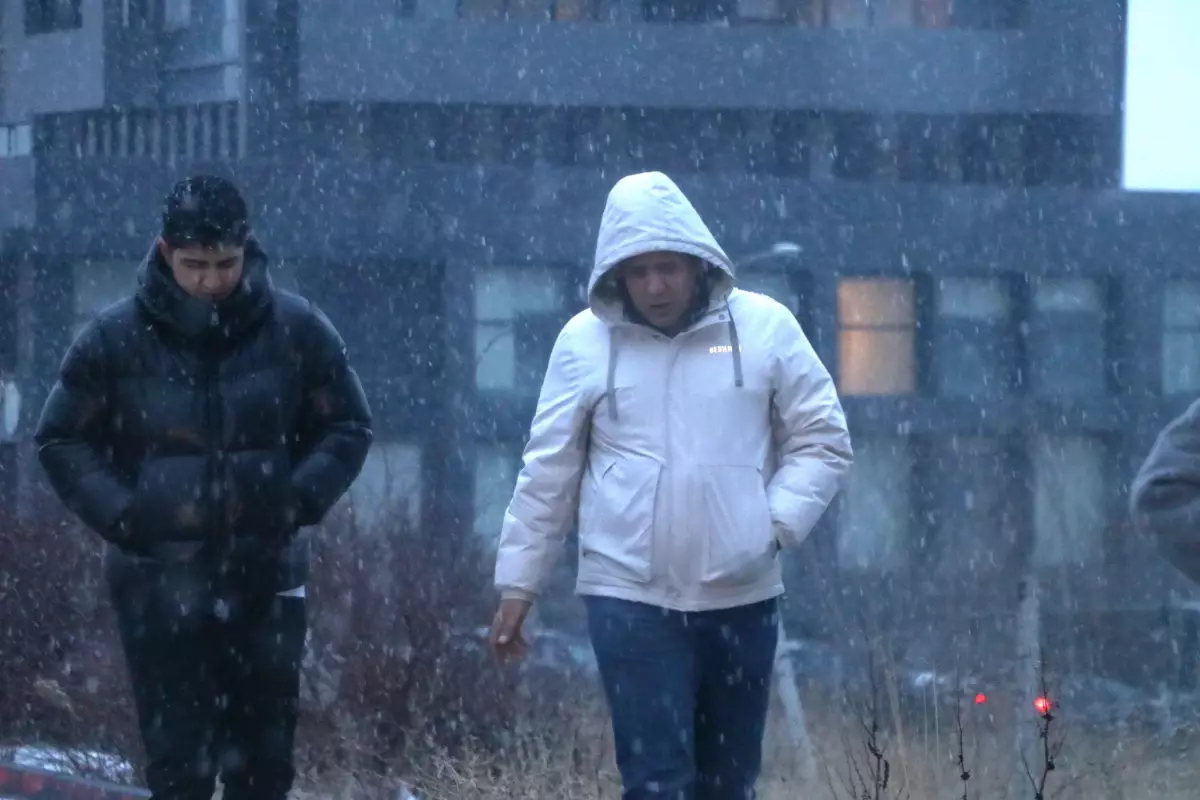 Ankara\'da Kar Yağışı Etkili Oldu