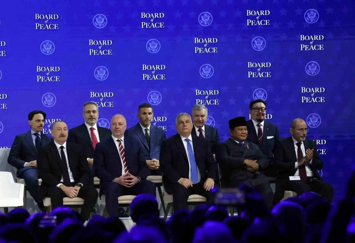 Hakan Fidan, Barış Kurulu\'na İmza Attı