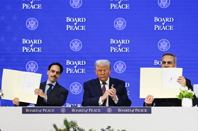 Barış Kurulu için imzalar atıldı! Trump: Gazze'de savaşı durduruyoruz