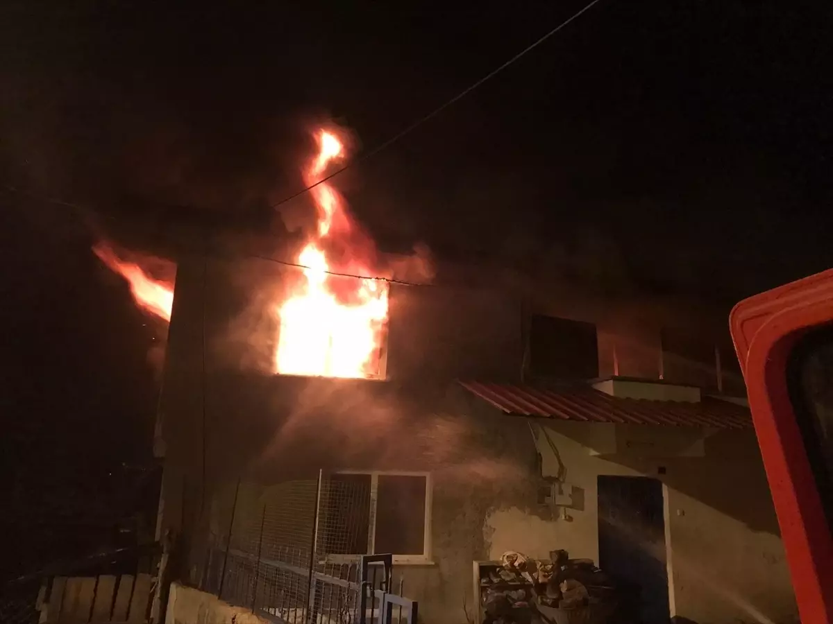 Boyabat\'ta Yangın: Evde Hasar Oluştu