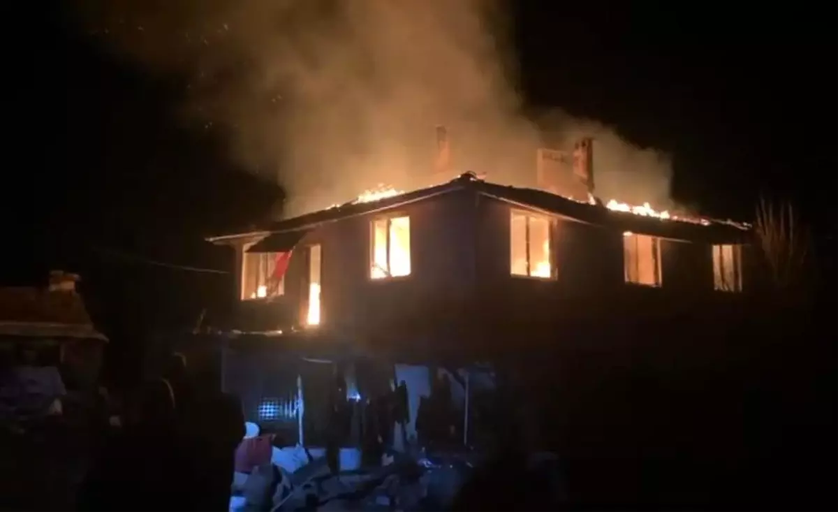 Bursa\'da Köy Evinde Yangın