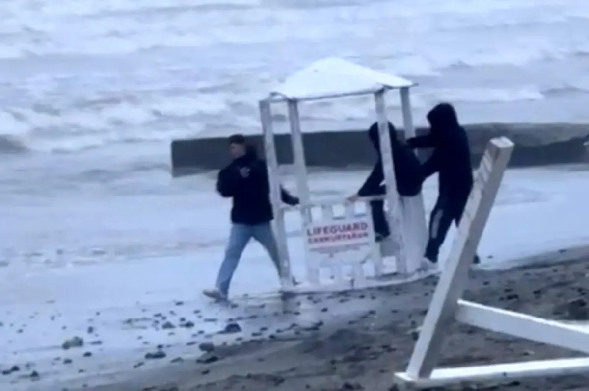 Samsun\'da Cankurtaran Kulübesine Saldırı