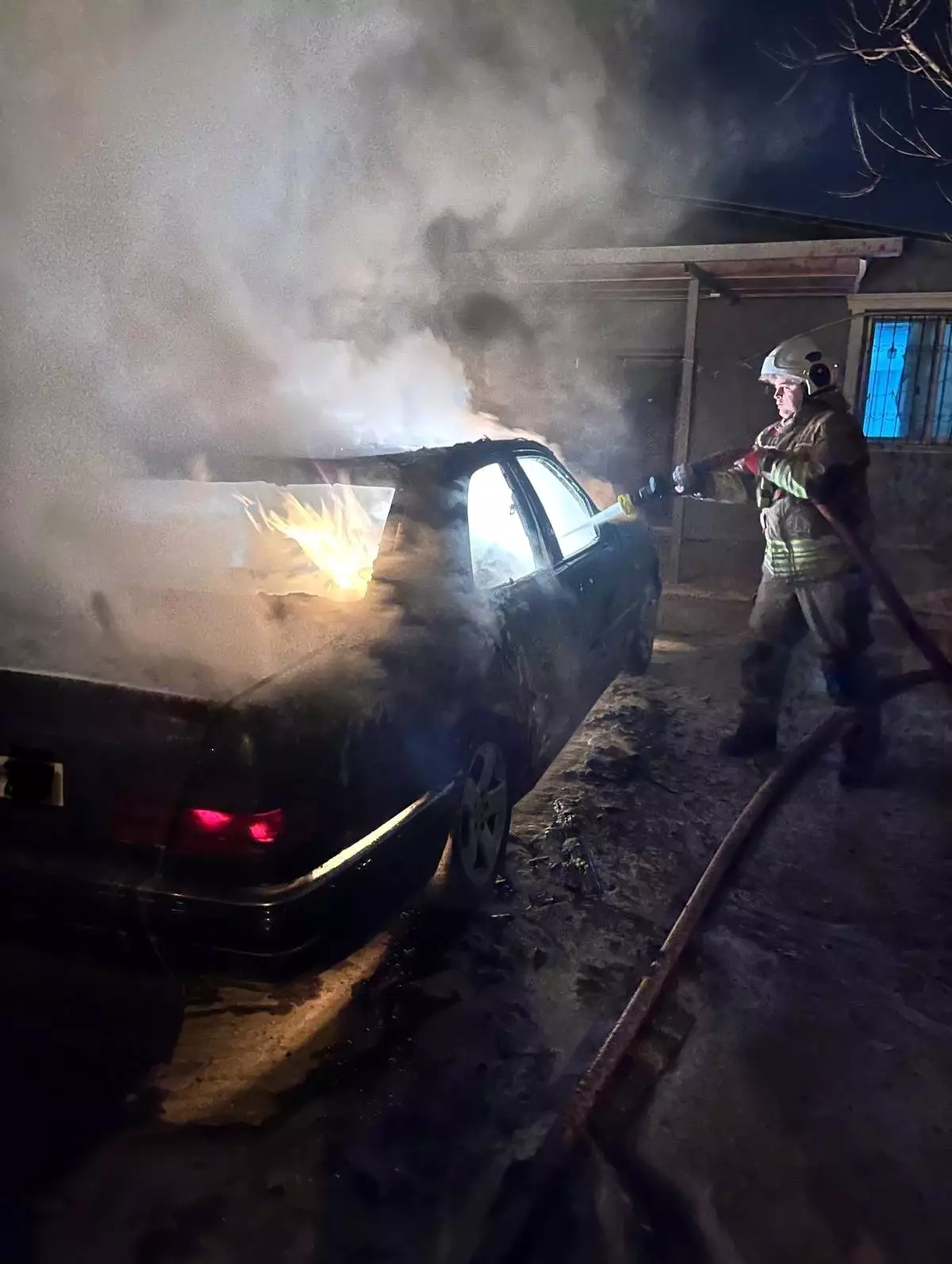 Hatay\'da Otomobil Yangını