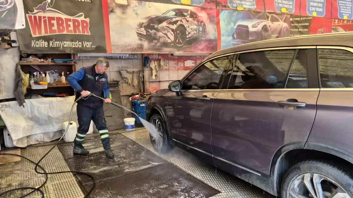 Kışta Oto Yıkama Zorlaşırken Tuz Uyarısı