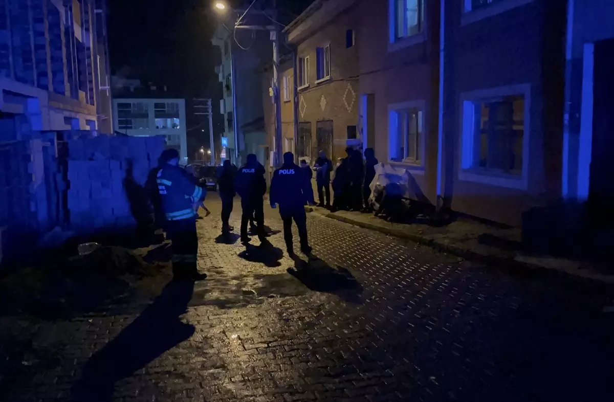 Eskişehir\'de Pencereden Düşen Engelli Adam Ağır Yaralı