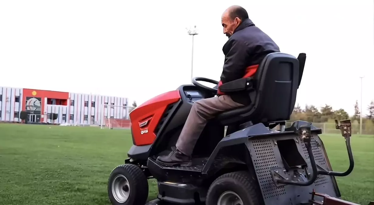 Eskişehirspor\'un Emektarı Sedat Özten Vefat Etti