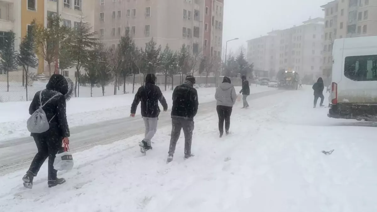 Gaziantep\'te Kar Yağışı Nedeniyle Tatil