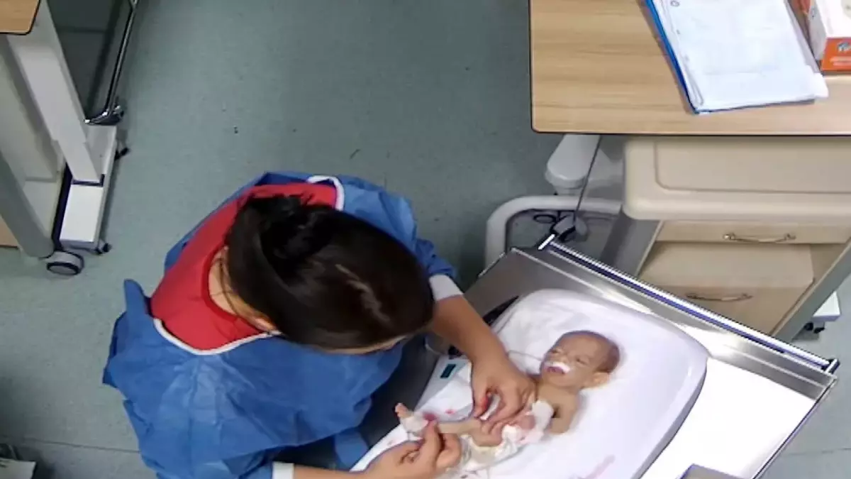 Hemşire şiddeti sonucu engelli kalan Deniz Esin\'in darbedilme anları kamerada