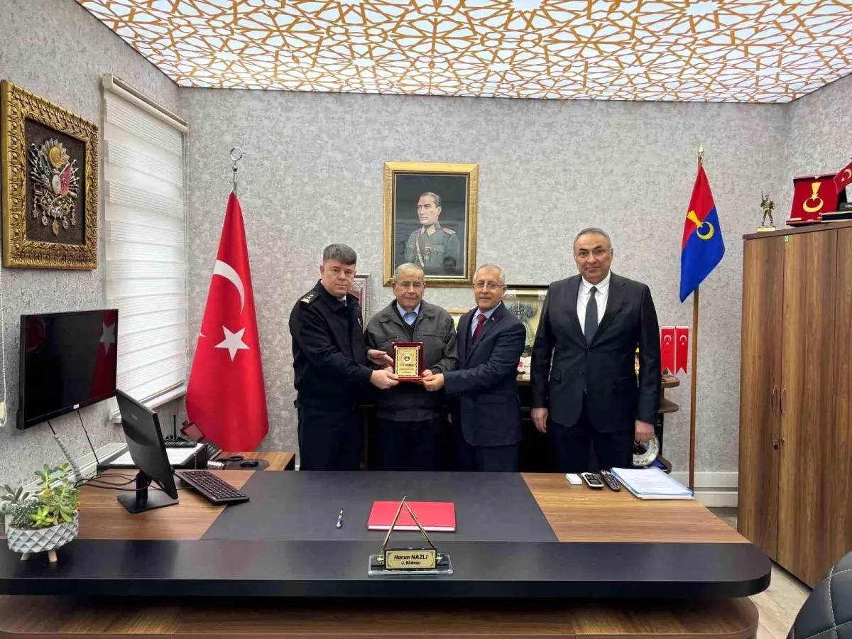 Çiftçi Abdullah Kaptan\'dan Vakfa Bağış