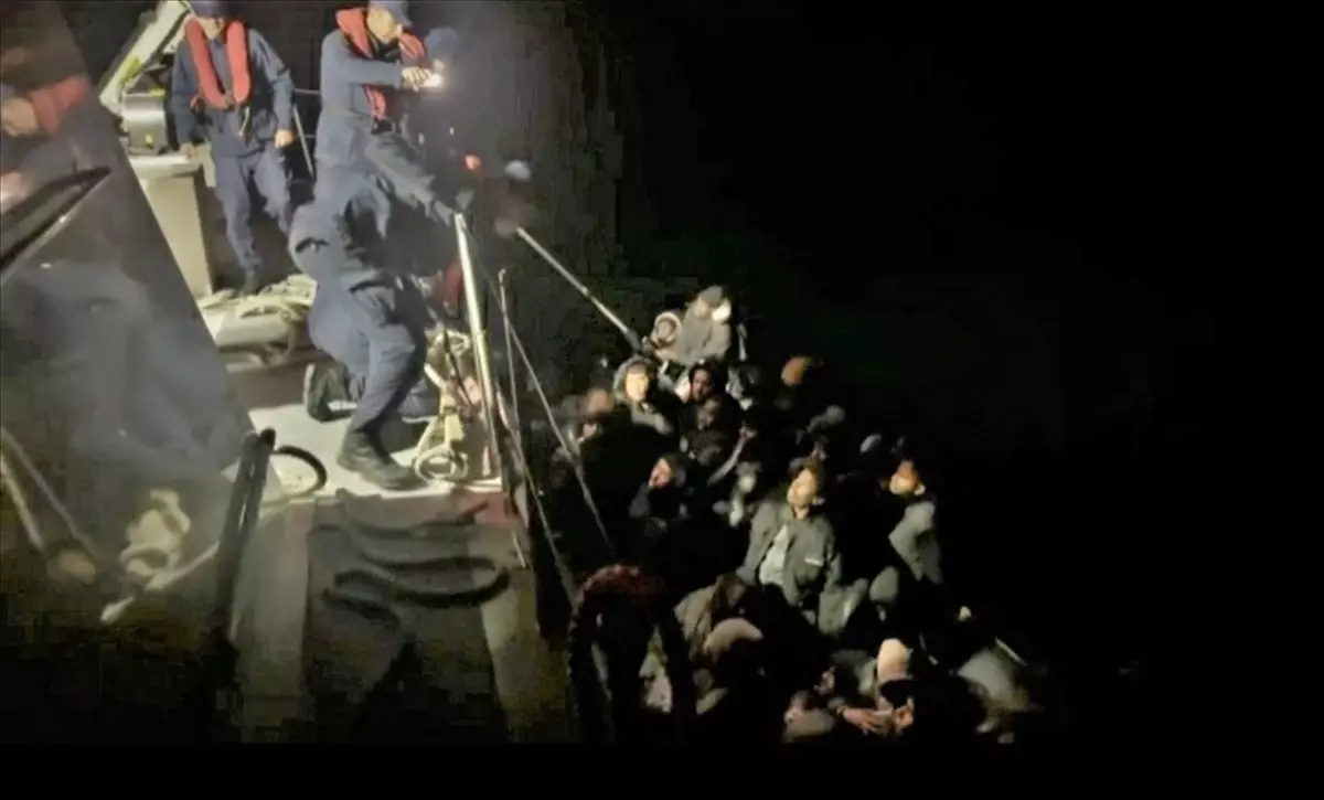 Seferihisar\'da 43 Düzensiz Göçmen Yakalandı