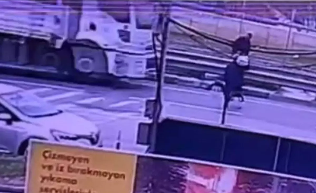 Manisa\'da Kamyon Çarpması: 77 Yaşındaki Osman Aktaş Hayatını Kaybetti