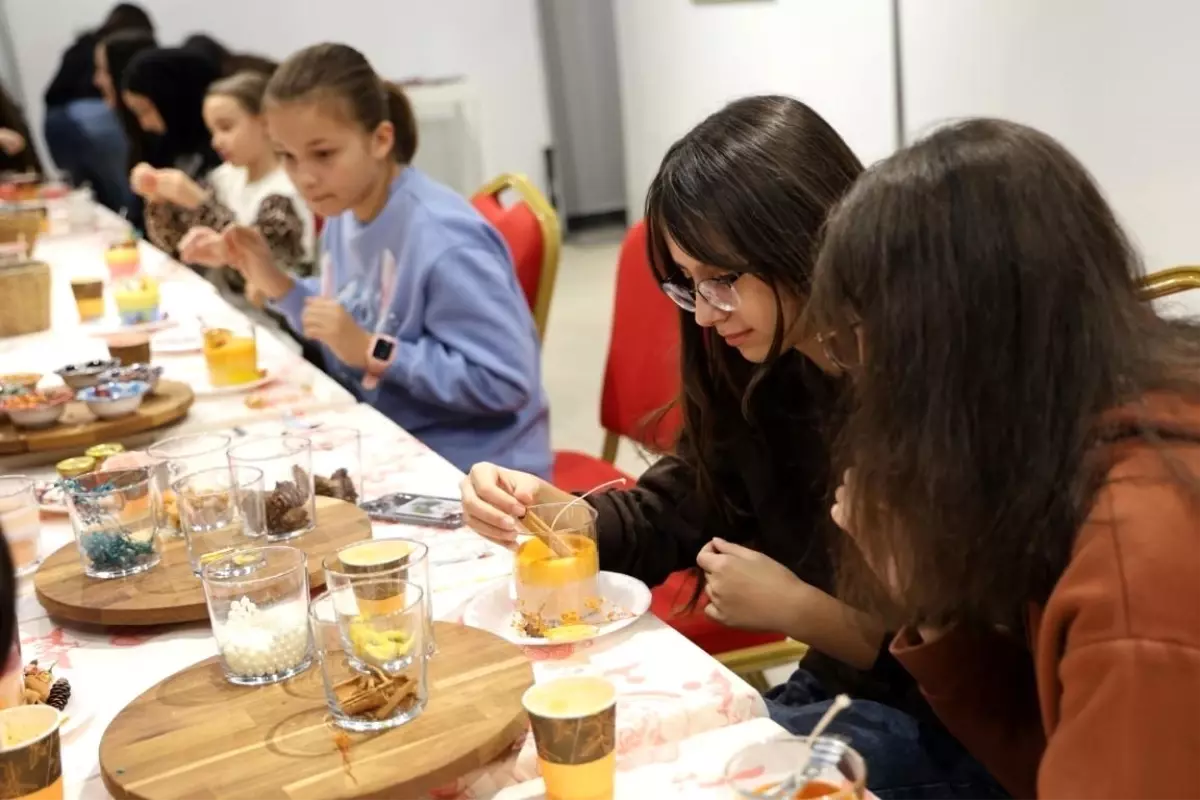 Kartepe\'de çocuklar mum yapım atölyesine katıldı