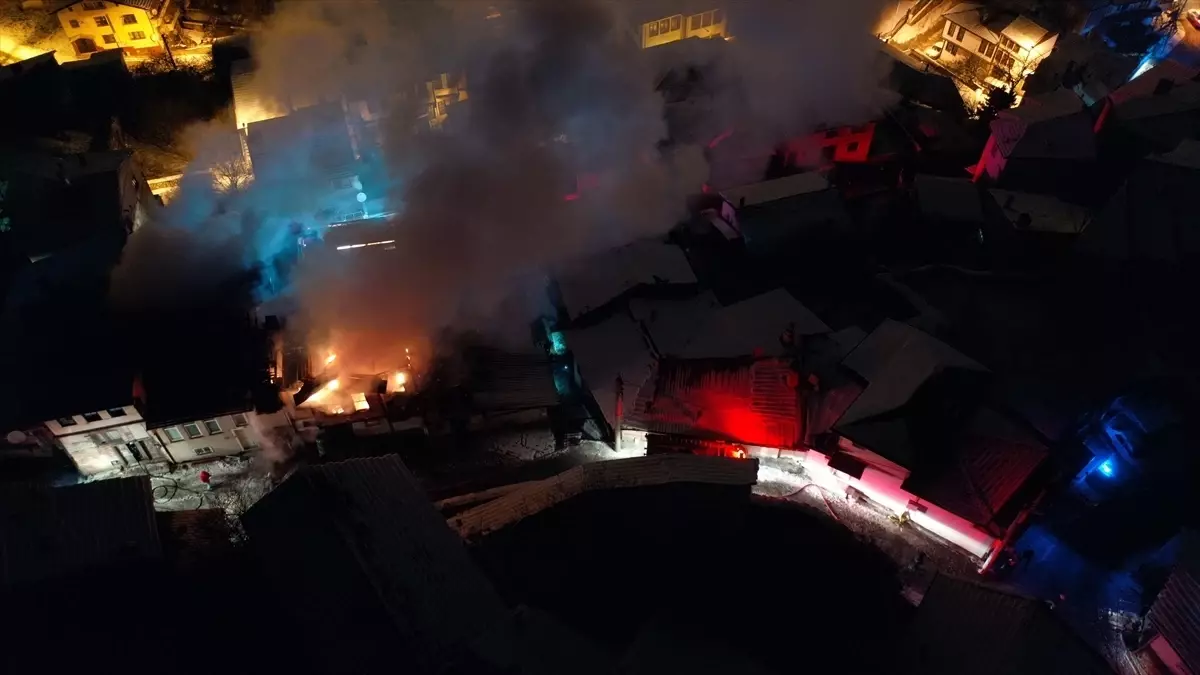 Kastamonu\'da Tarihi Konağın Yangını