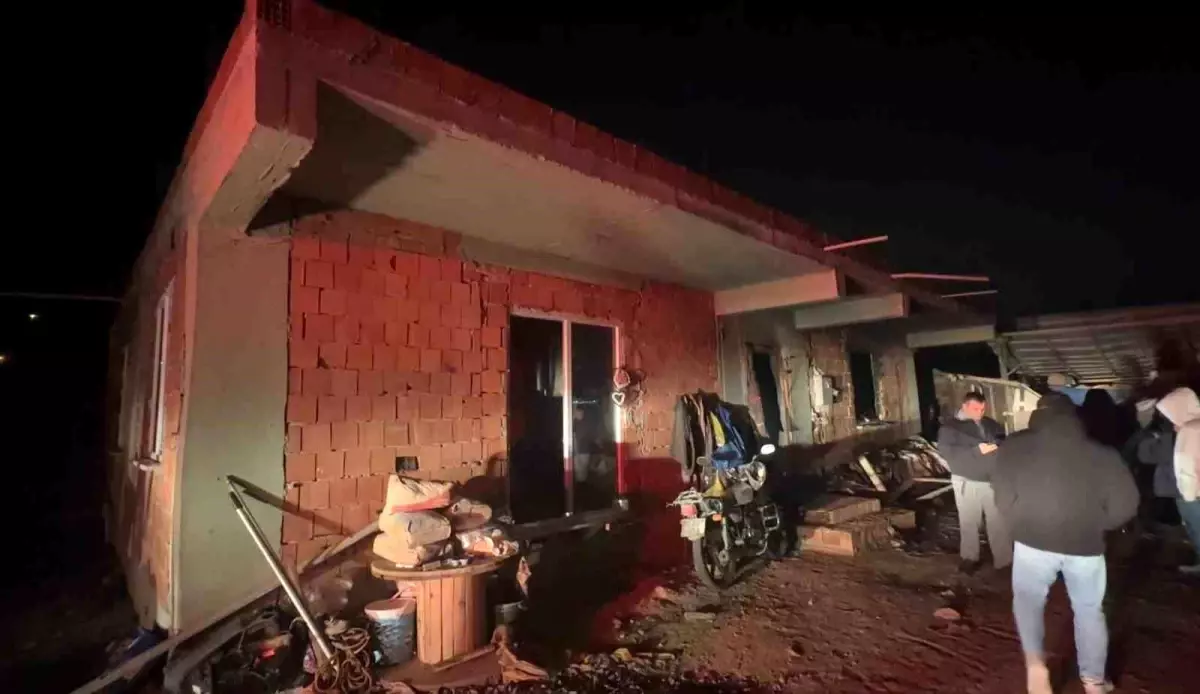 Kaynar suya benzin dökülen evde patlama meydana geldi! Yaralılar var