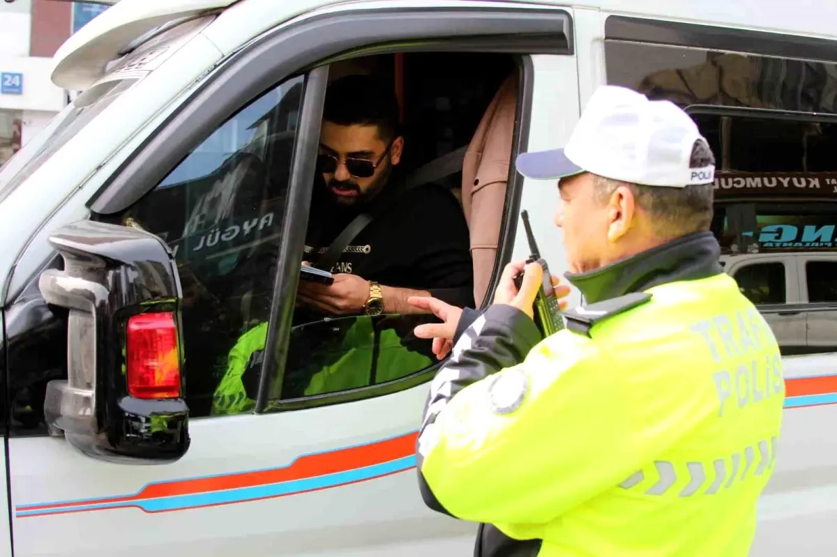 Adana\'da Gereksiz Korna Ceza Yağmuru