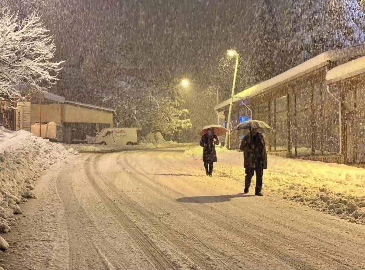 Malatya\'da Kar Yağışı Nedeniyle İdari İzin ve Motosiklet Yasağı