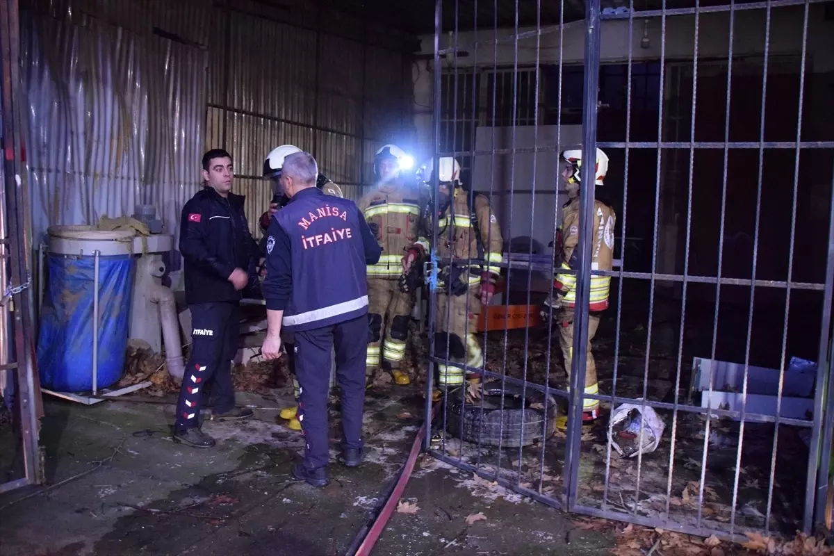 Manisa\'da Marangoz Atölyesinde Yangın