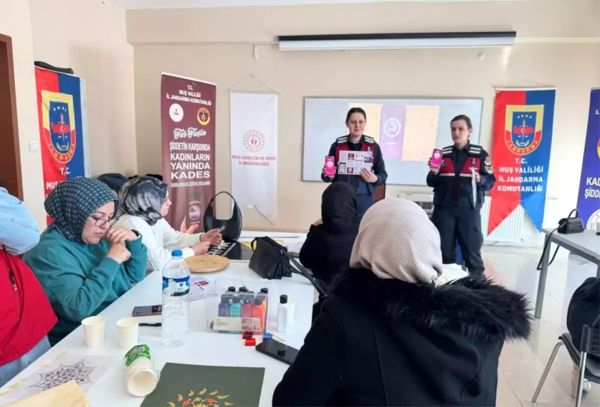 Muş\'ta Kadınlara KADES ve Bilgilendirme Eğitimi