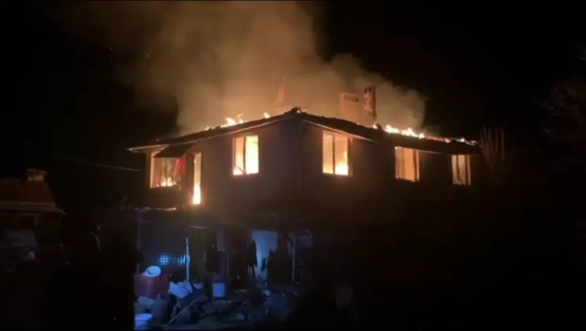 Bursa\'da Müfreti Yangın, Ev Kullanılamaz Hale Geldi