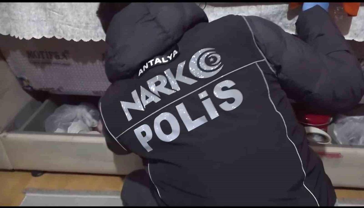 Serik\'te Uyuşturucu Operasyonu: 25 Gözaltı
