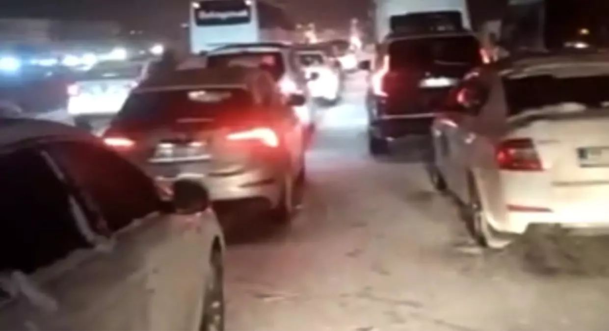 Gaziantep\'te Kar Yağışı Trafiği Felç Etti