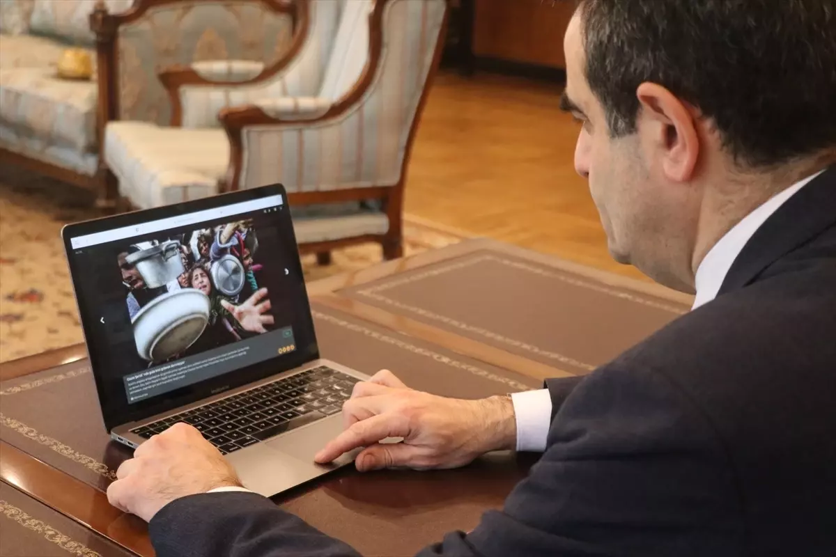 Büyükelçi Ünal, Yılın Kareleri Oylamasına Katıldı