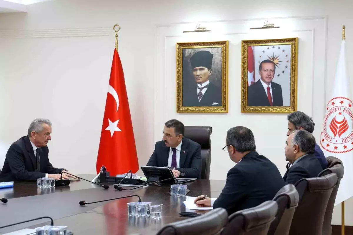 Vali Hacıbektaşoğlu Çaycuma heyetini kabul etti