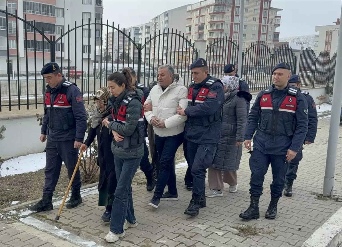 Türkiye bastonlu dolandırıcıyı konuşuyor! "Pes" dedirten detaylar