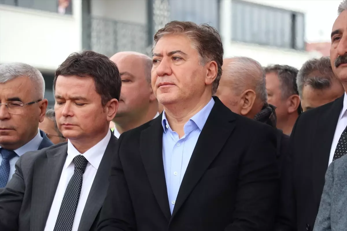 Bursa\'da Kapalı Pazar Alanının Temeli Atıldı