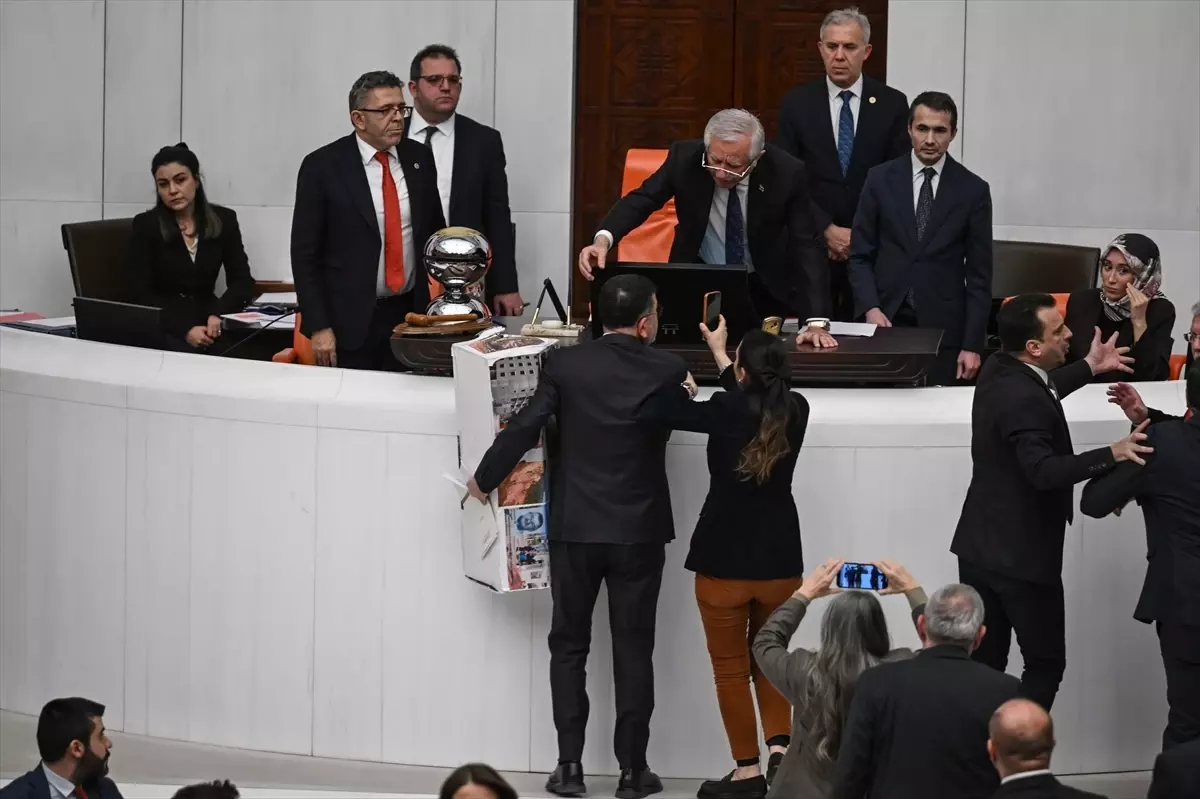 Yeni Emekli Aylığı Düzenlemesi Meclisten Geçti