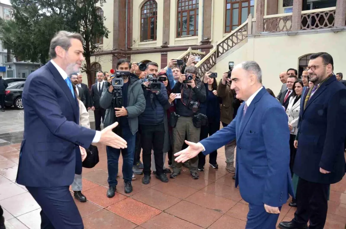 Bakan Bayraktar Manisa\'da Brifing Aldı