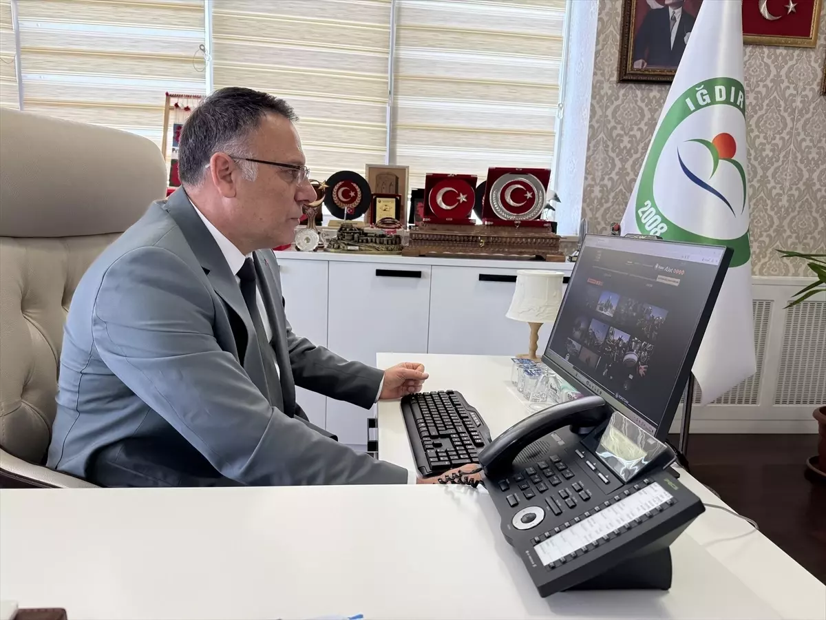 Iğdır Üniversitesi Rektörü, Yılın Kareleri Oylamasına Katıldı