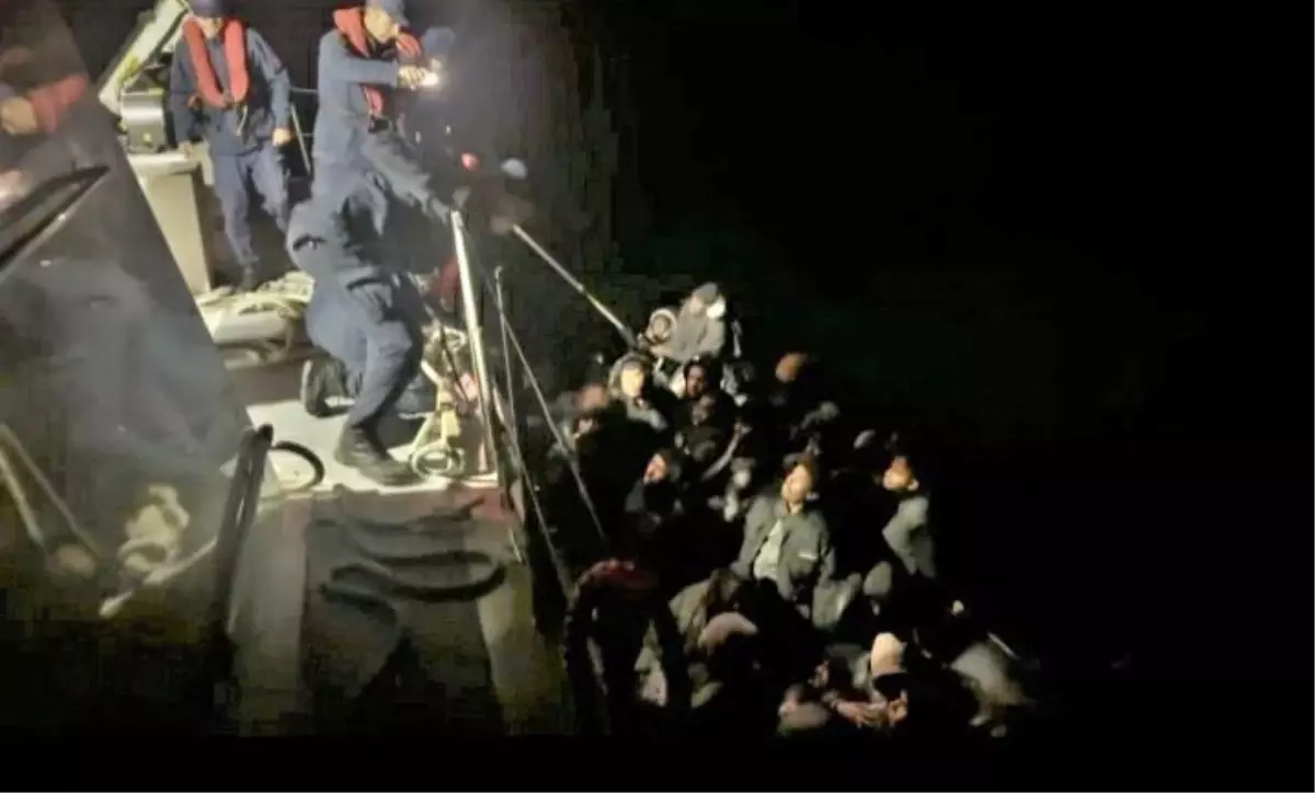 Seferihisar\'da 43 Düzensiz Göçmen Yakalandı