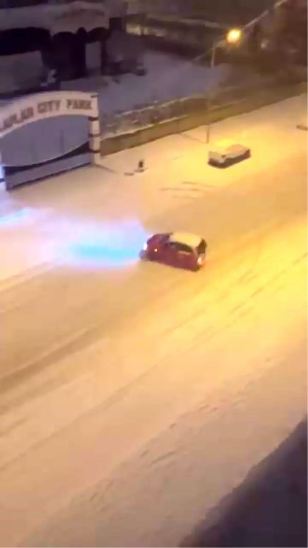 Diyarbakır\'da Kar Üstünde Drift Anları