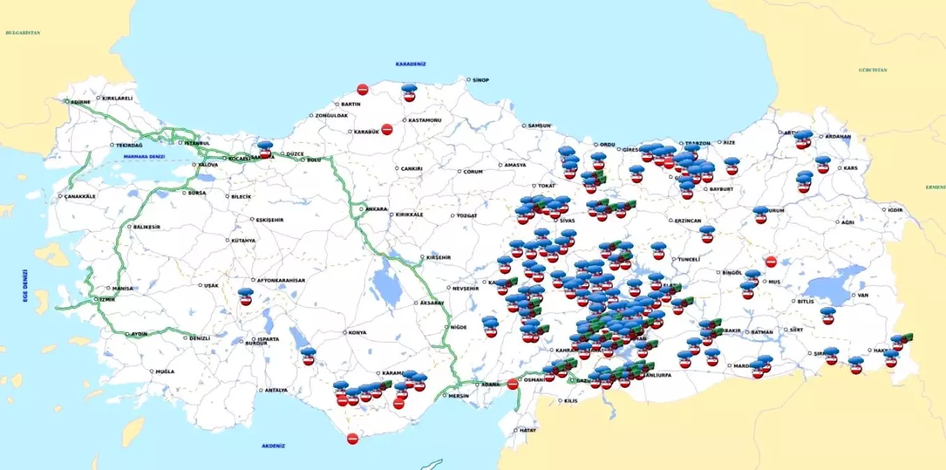 Kuvvetli Kar Yağışı Ulaşımı Olumsuz Etkiliyor