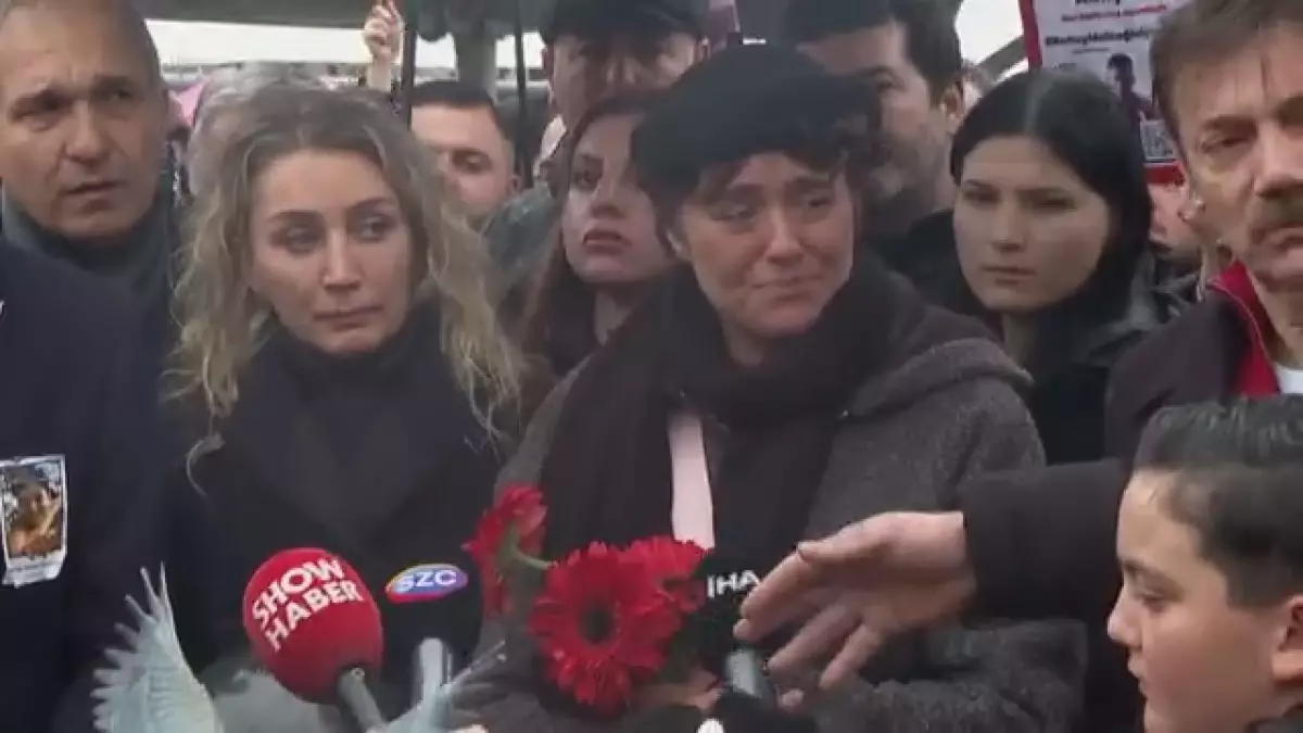 Kadıköy\'de 14 Yaşındaki Mattia İçin Anma Töreni