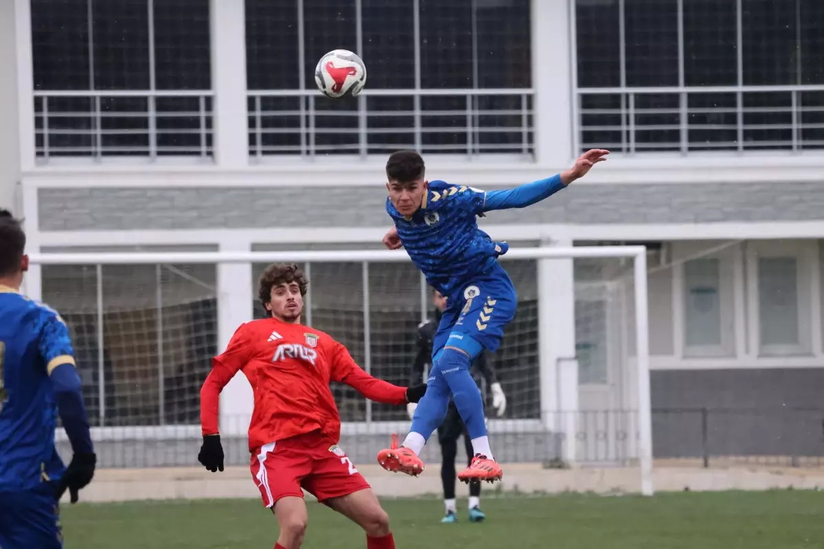 Menemen, Adanaspor\'u Ağırlıyor