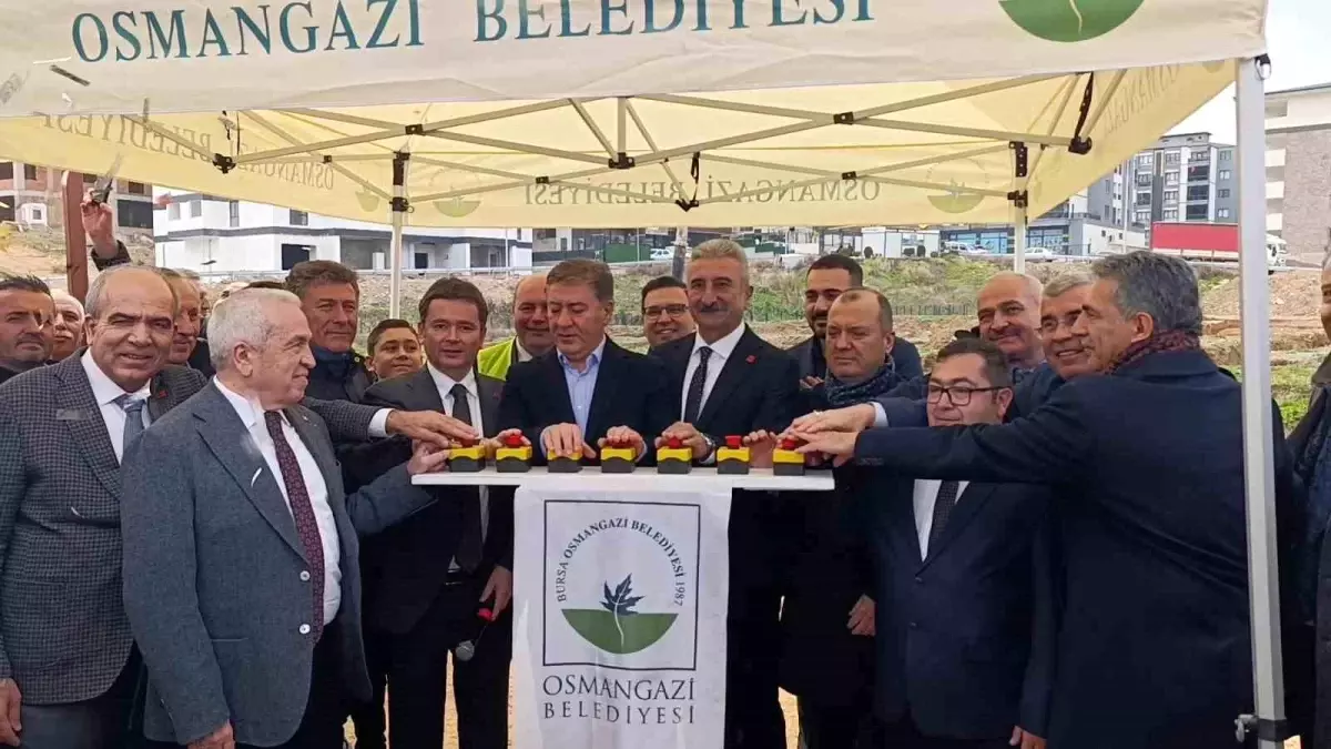 Osmangazi Demirtaş Sakarya Mahallesi\'nde kapalı pazar alanının temeli atıldı