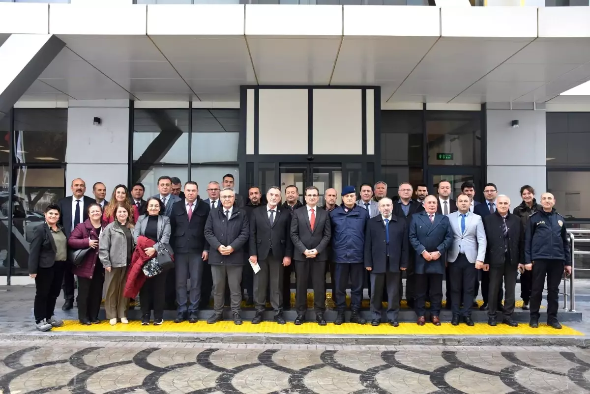 Salihli\'de Kamu Hizmetleri Toplantısı