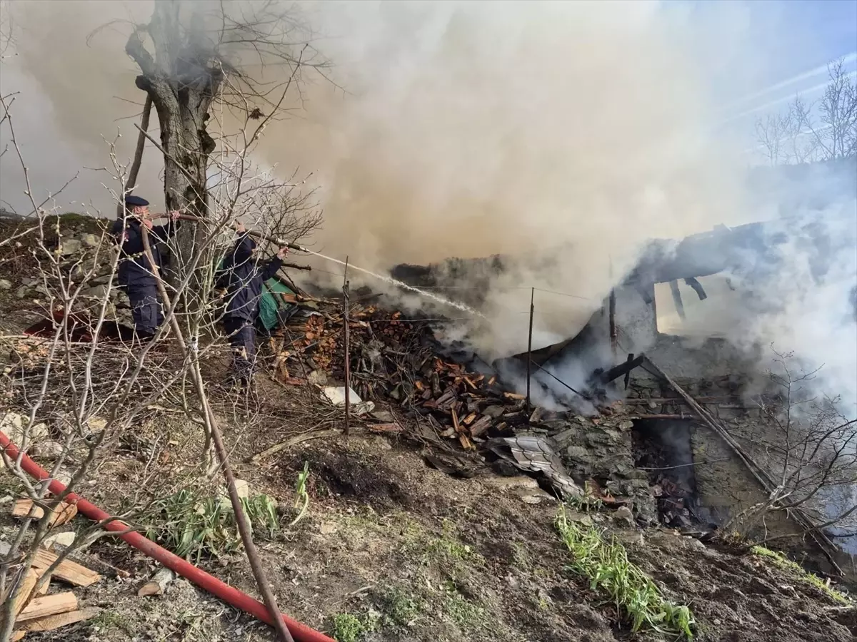 Bafra\'da Sobadan Kıvılcım Yangını