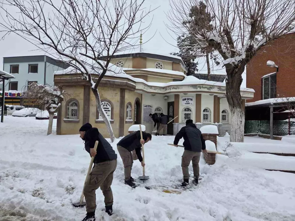 Şehitkamil\'de camiler ibadete hazır